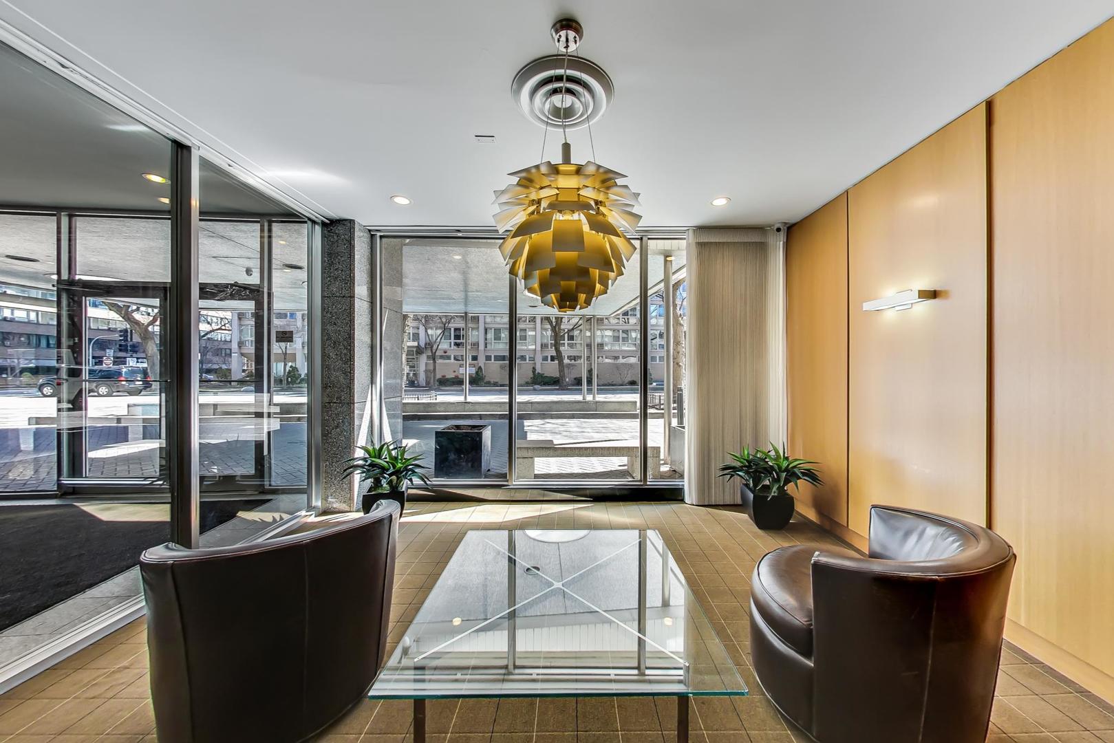 2930 North Sheridan Road, Unit 910 Chicago, IL 60657 - Photo 29 of 32