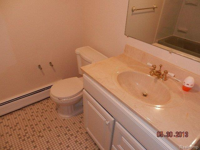 29741 Rambling Road Southfield, MI 48076 - Photo 13 of 25 DSCN0887.JPG