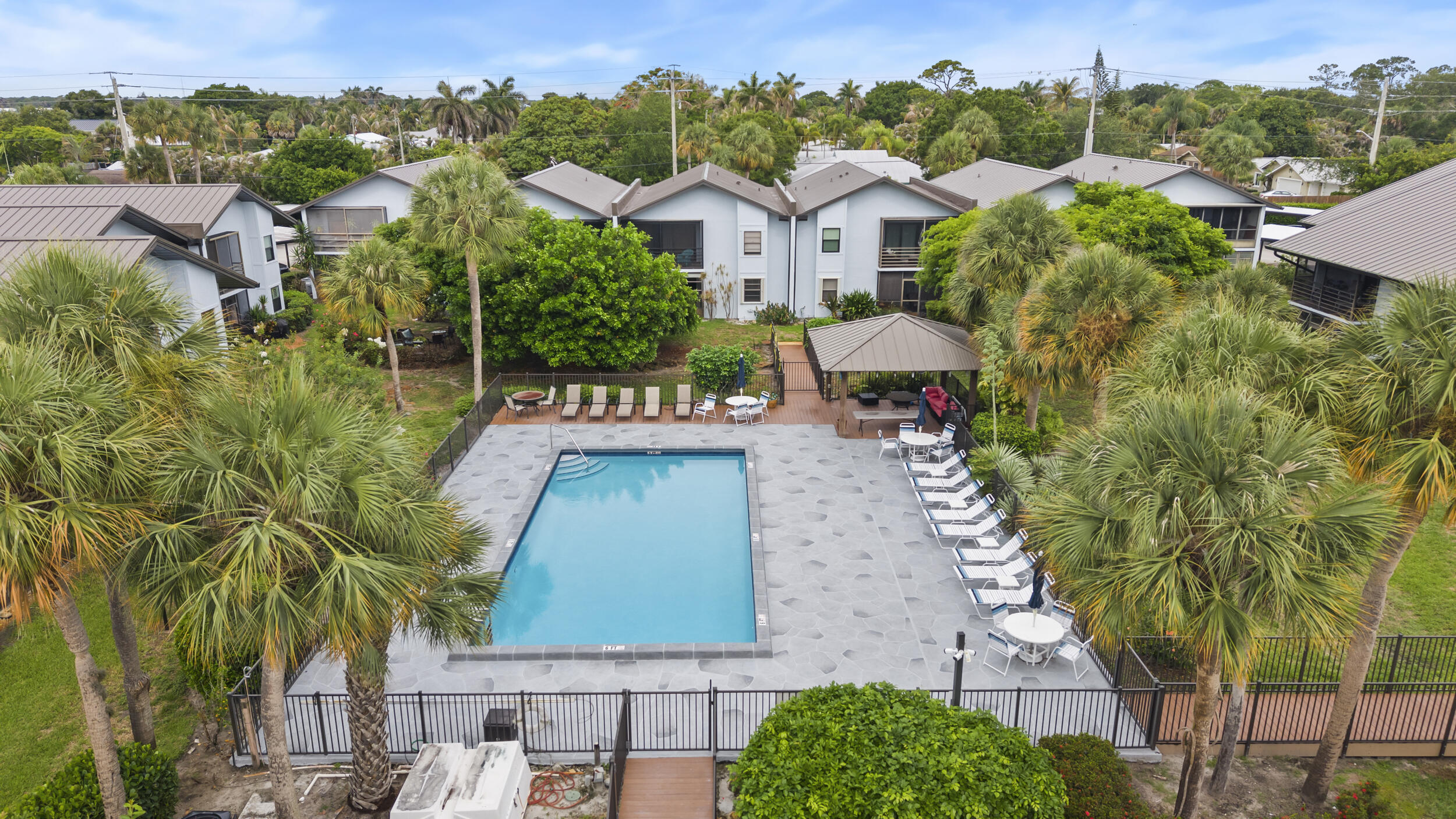 1811 Southwest Palm City Road, Unit A301 Stuart, FL 34994 - Photo 28 of 40 33_park square - pool