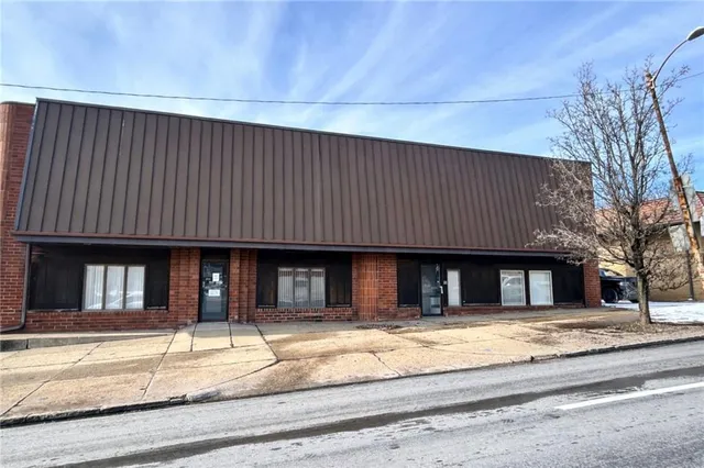 $12 | 227 North Jefferson Street, Unit 1, New Castle, PA 16101