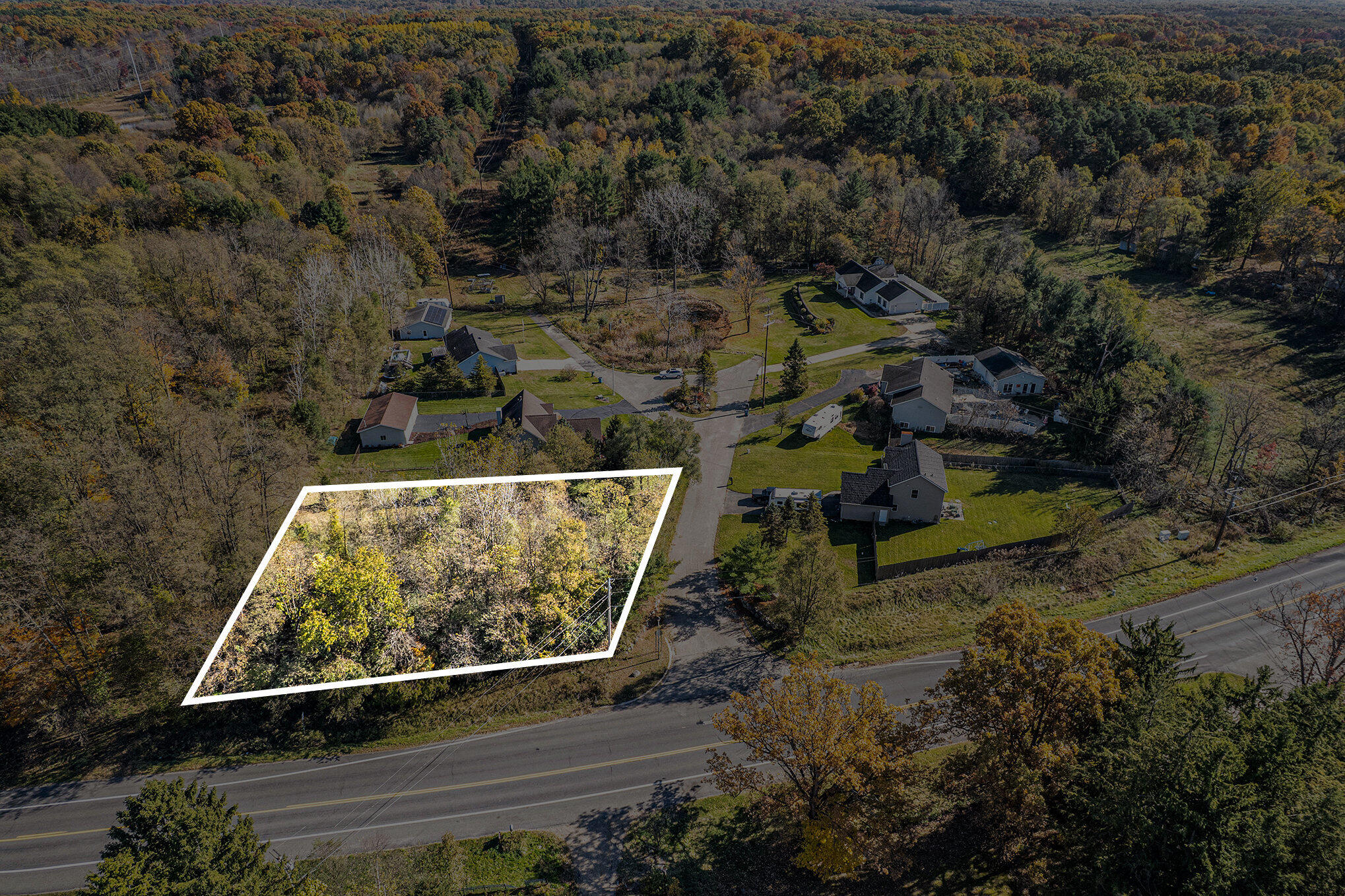 Undisclosed Address Battle Creek, MI 49017 - Photo 2 of 16 019_20314_bedford_rd_n_battle_creek_mi_4