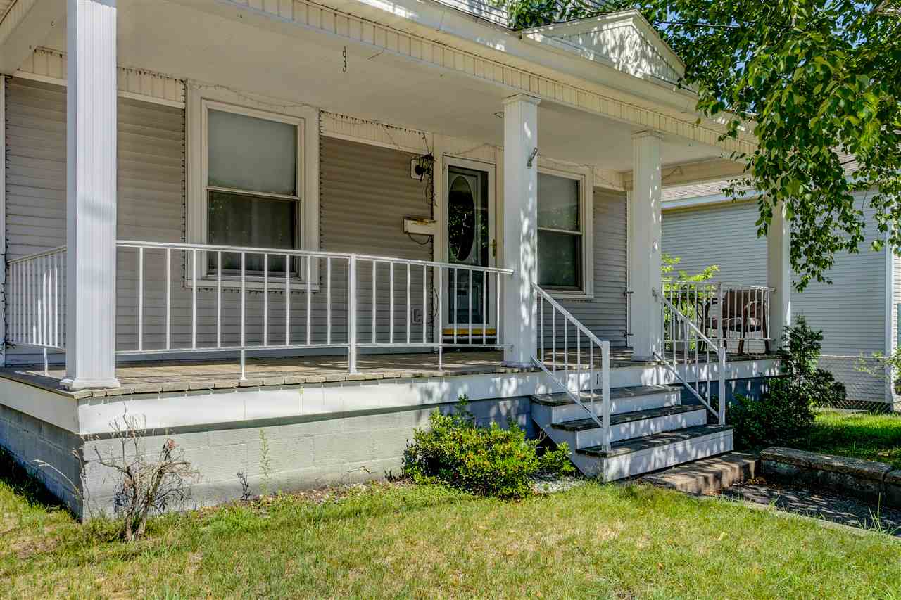153 Tarrytown Road Manchester, NH 03103 - Photo 3 of 40
