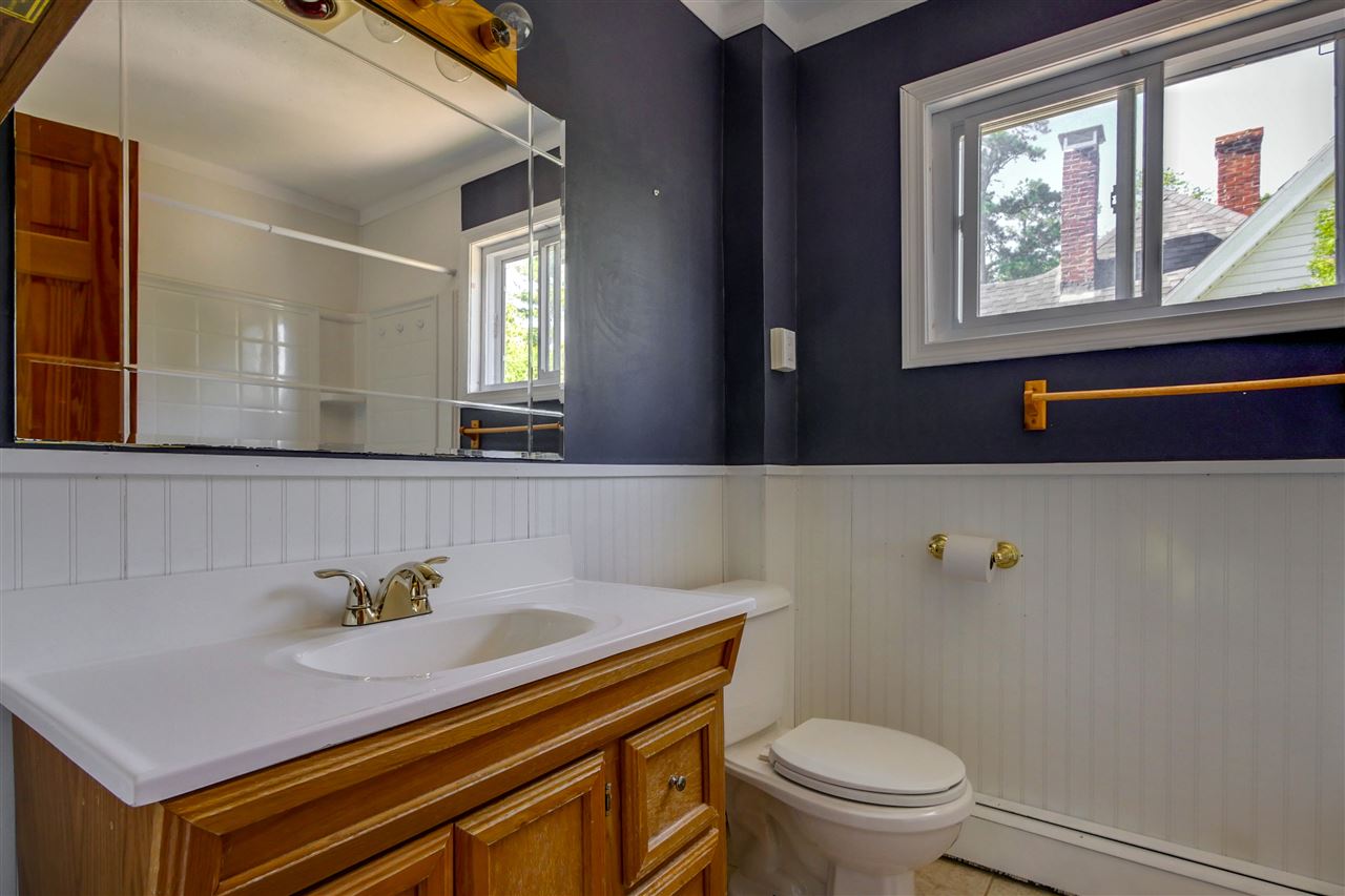153 Tarrytown Road Manchester, NH 03103 - Photo 33 of 40