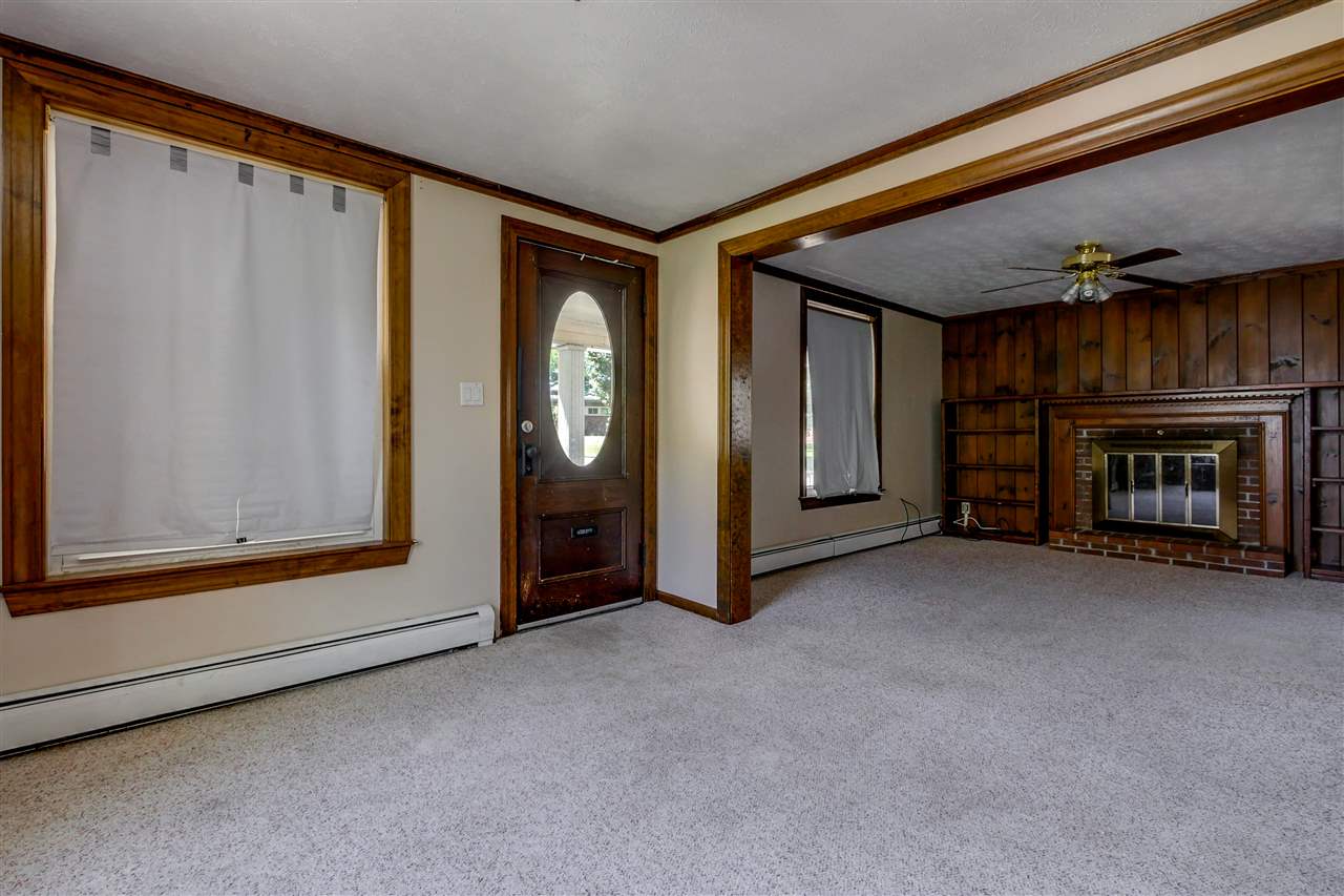 153 Tarrytown Road Manchester, NH 03103 - Photo 8 of 40