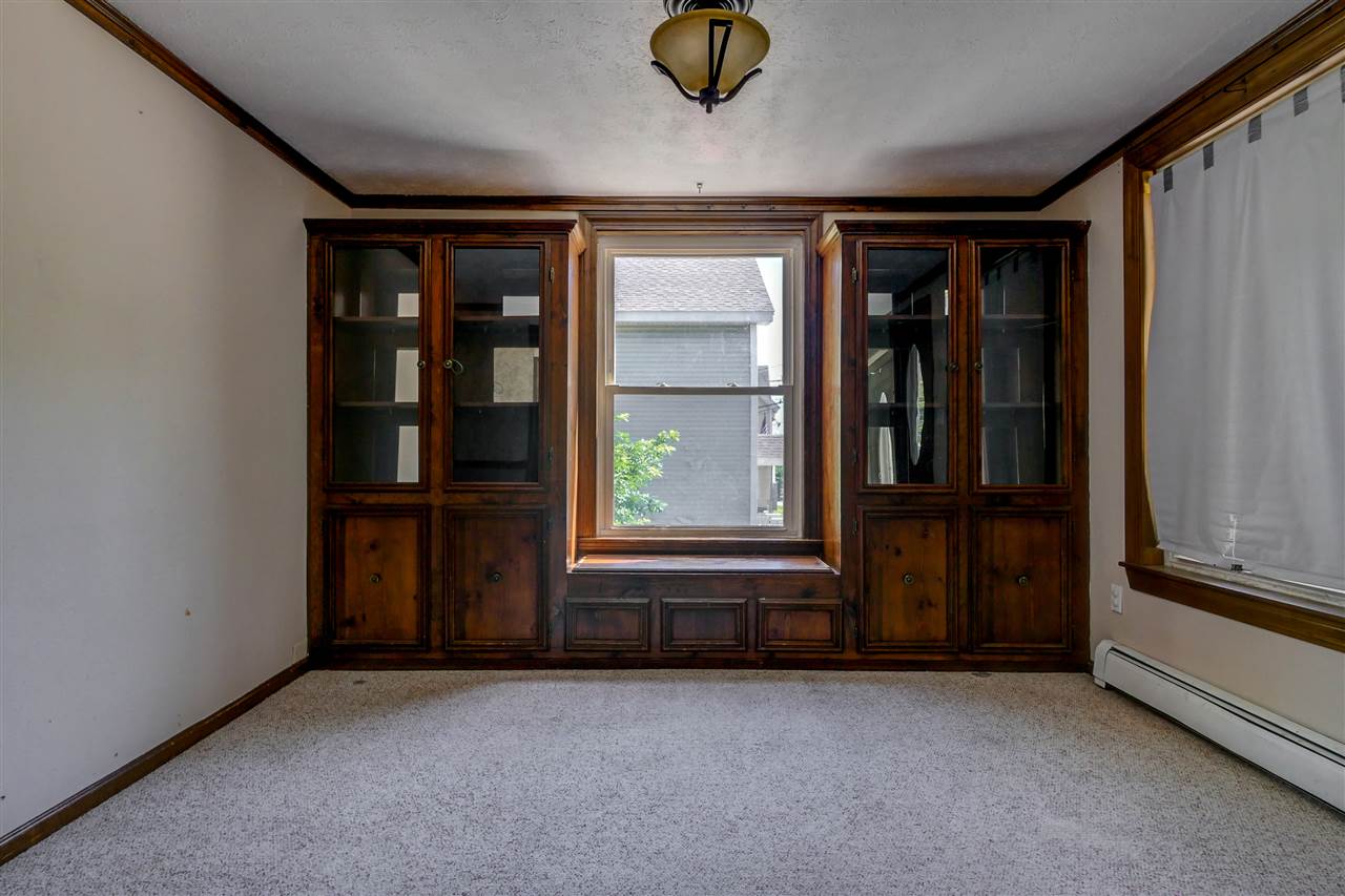 153 Tarrytown Road Manchester, NH 03103 - Photo 9 of 40