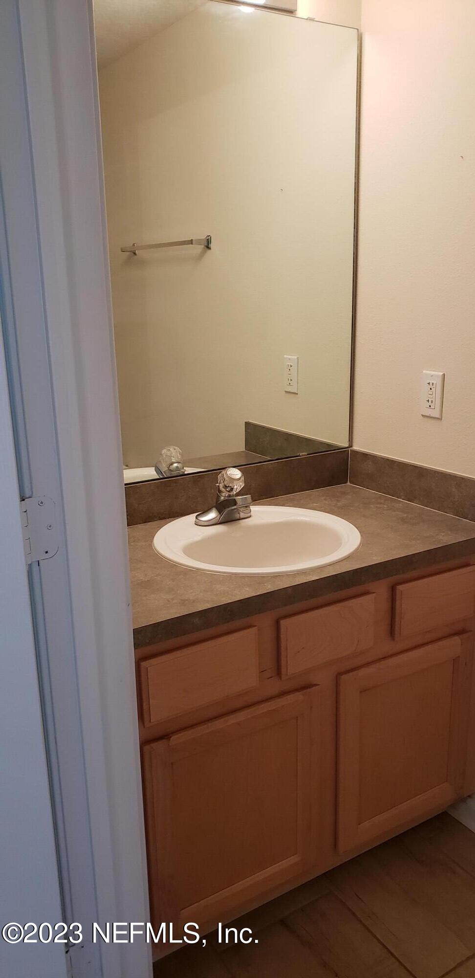 946 Scrub Jay Drive St. Augustine, FL 32092 - Photo 4 of 12 Half Bath downstairs