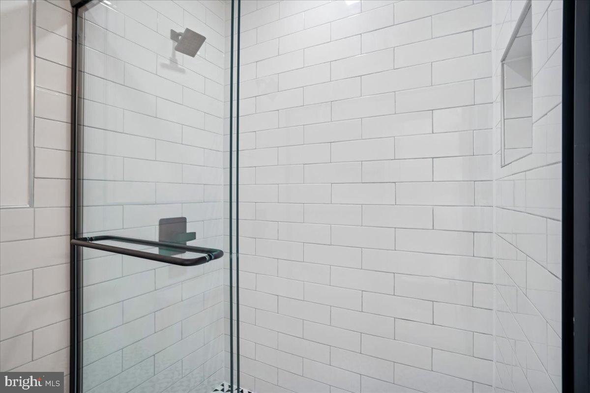 1538 Levis Street Northeast Washington, DC 20002 - Photo 32 of 41 Full bathroom #2 image 2