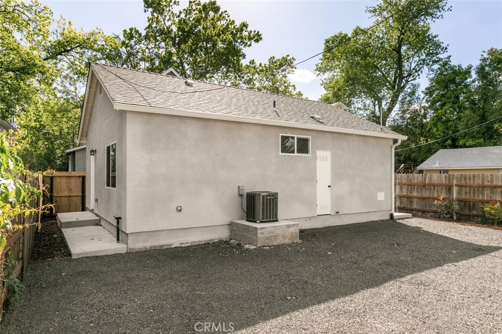 937 Chestnut Street Chico, CA 95928 - Photo 48 of 55 a view of a house with a garage