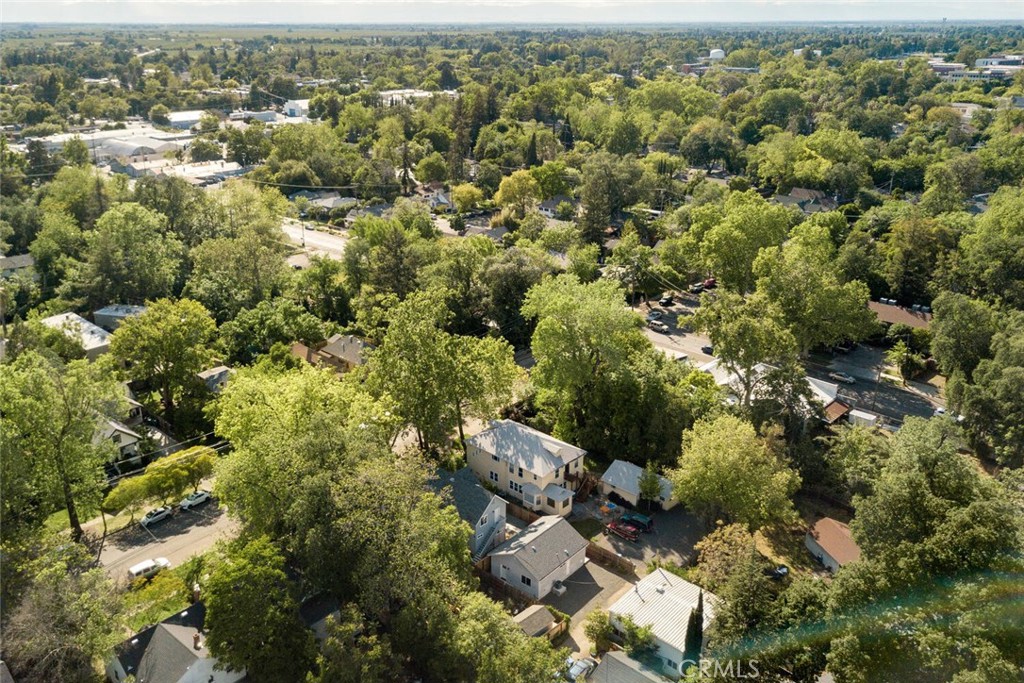937 Chestnut Street Chico, CA 95928 - Photo 53 of 55 an aerial view of a residential houses with outdoor space and trees