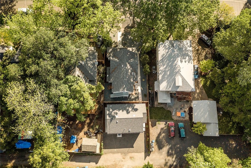 937 Chestnut Street Chico, CA 95928 - Photo 55 of 55 an aerial view of residential houses with outdoor space