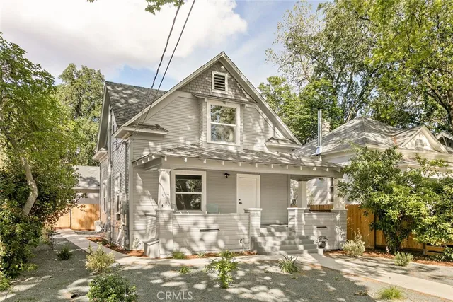 a view of a hallway with windows