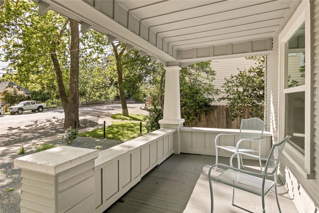 937 Chestnut Street Chico, CA 95928 - Photo 9 of 55 a kitchen with a large window and kitchen view