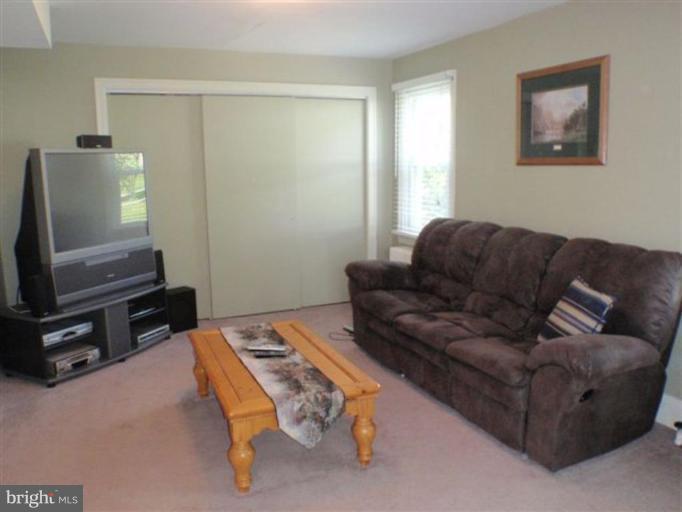 929 Washington Road Westminster, MD 21157 - Photo 14 of 26 Family Room