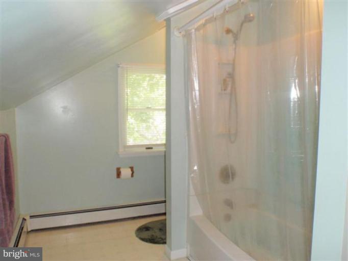 929 Washington Road Westminster, MD 21157 - Photo 10 of 26 Bath #1