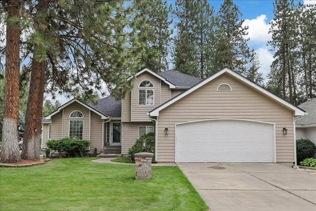 $549,990 | 221 West Falcon Avenue, Spokane, WA 99218