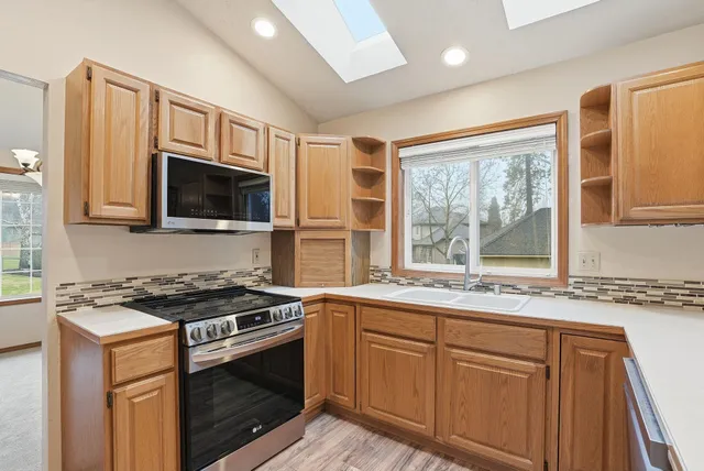 $549,990 | 221 West Falcon Avenue, Spokane, WA 99218