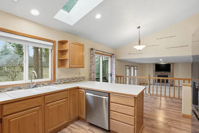 $549,990 | 221 West Falcon Avenue, Spokane, WA 99218