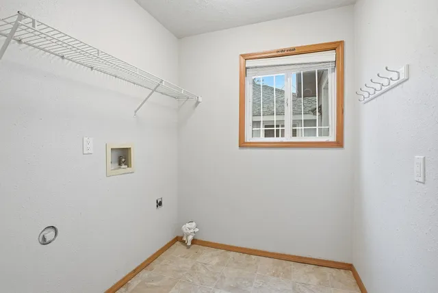 $549,990 | 221 West Falcon Avenue, Spokane, WA 99218