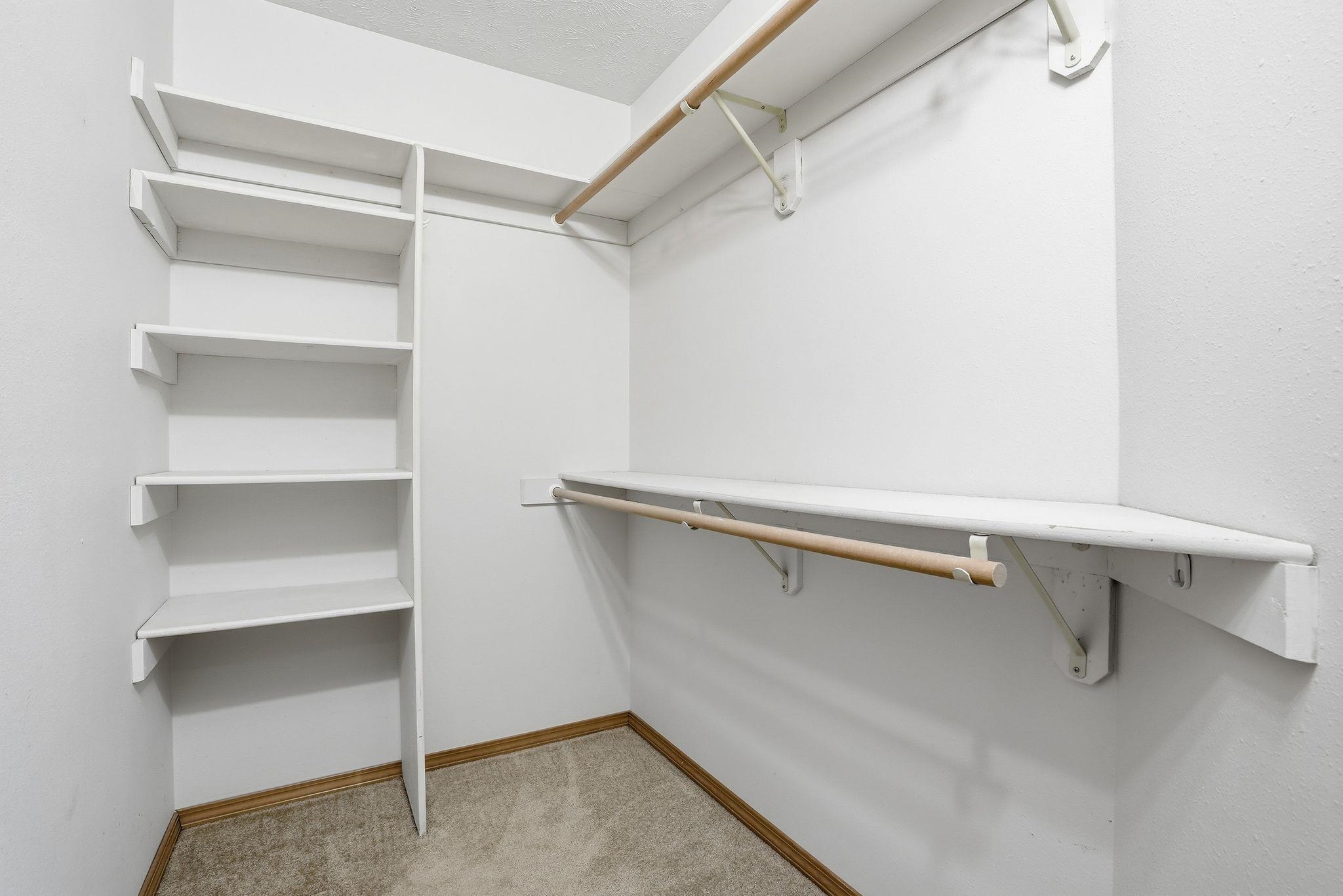 221 West Falcon Avenue Spokane, WA 99218 - Photo 33 of 45