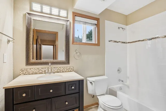 $549,990 | 221 West Falcon Avenue, Spokane, WA 99218