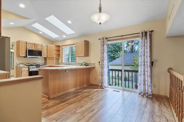 $549,990 | 221 West Falcon Avenue, Spokane, WA 99218