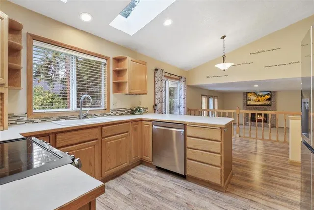 $549,990 | 221 West Falcon Avenue, Spokane, WA 99218