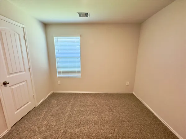 $2,000 | 1714 Windsor Boulevard, Lockhart, TX 78644