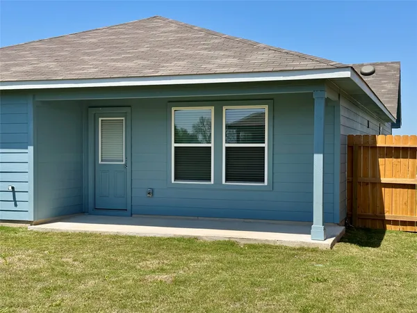 $2,000 | 1714 Windsor Boulevard, Lockhart, TX 78644