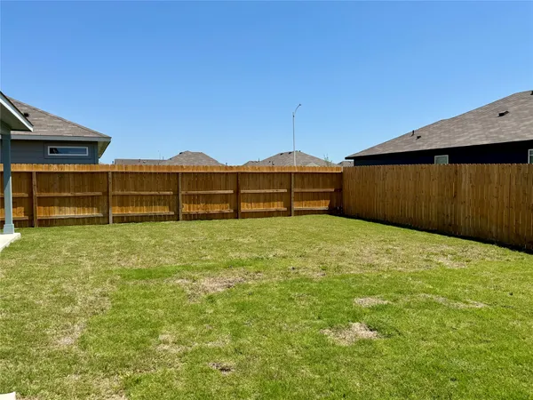 $2,000 | 1714 Windsor Boulevard, Lockhart, TX 78644