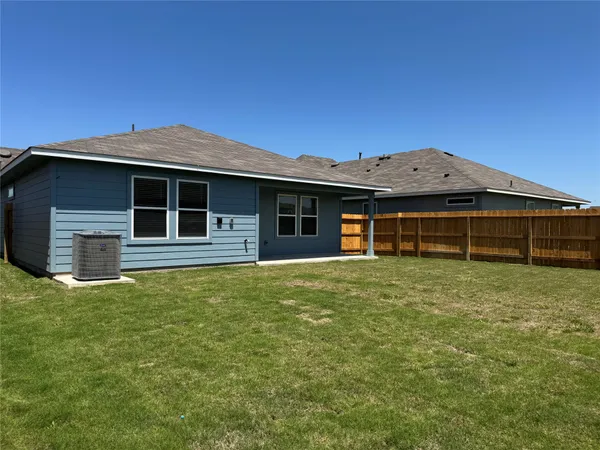$2,000 | 1714 Windsor Boulevard, Lockhart, TX 78644