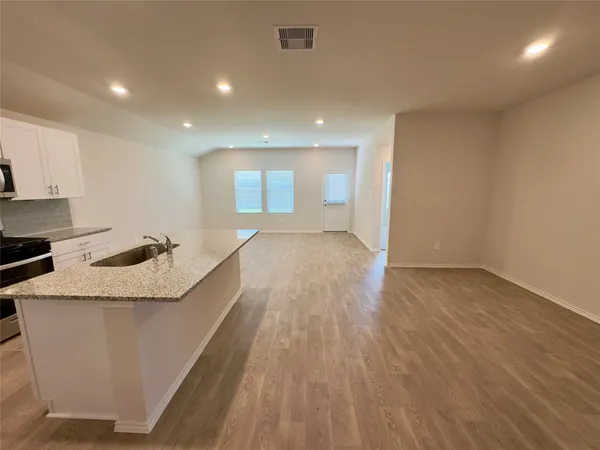 $2,000 | 1714 Windsor Boulevard, Lockhart, TX 78644