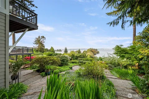 $1,790,000 | 10879 Bill Point Circle Northeast, Bainbridge Island, WA 98110