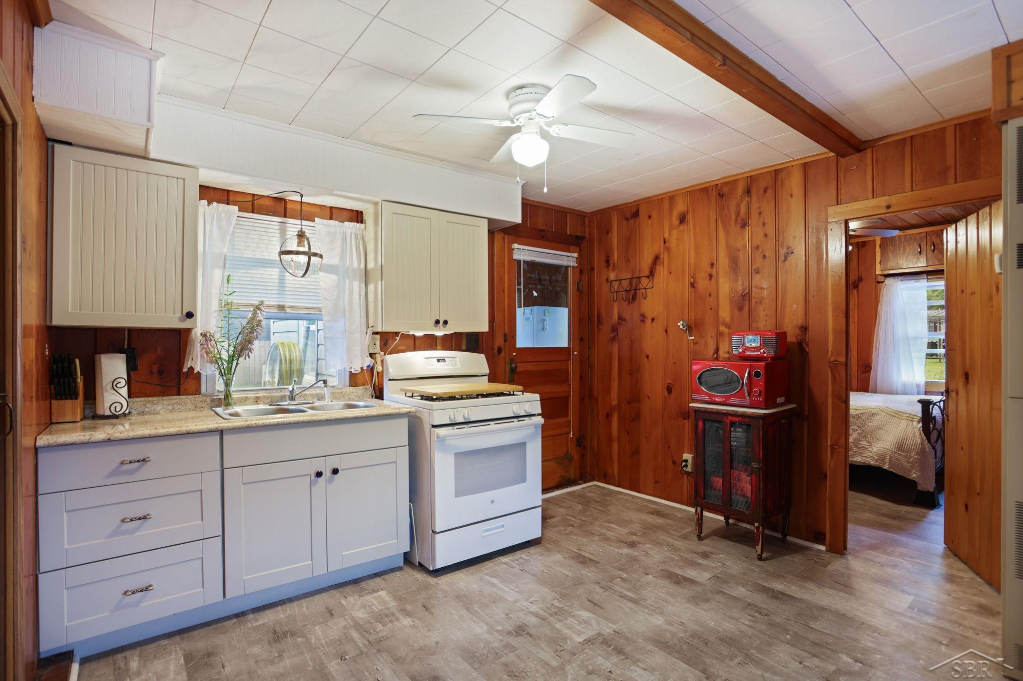 625 East Sun Oil Road Gladwin, MI 48624 - Photo 18 of 44 50147194-2b928afb-6f84-4c0d-ae86-89c2b3831b20.JPG