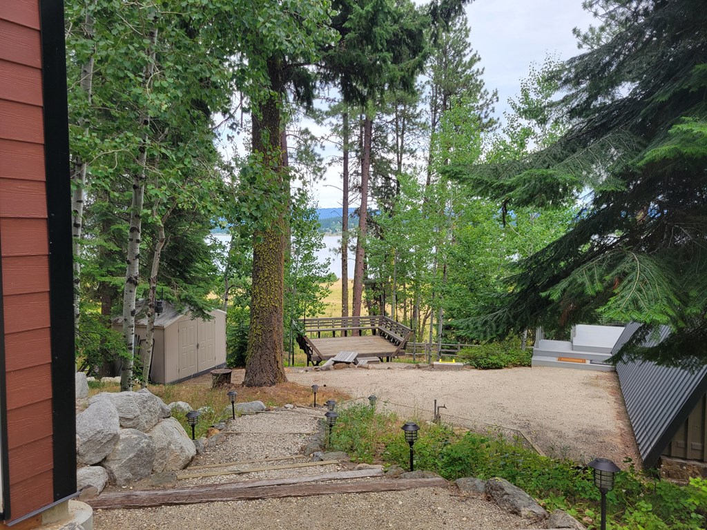 32 Duffys Lane Cascade, ID 83611 - Photo 34 of 35 Stairs down to the main viewing deck
