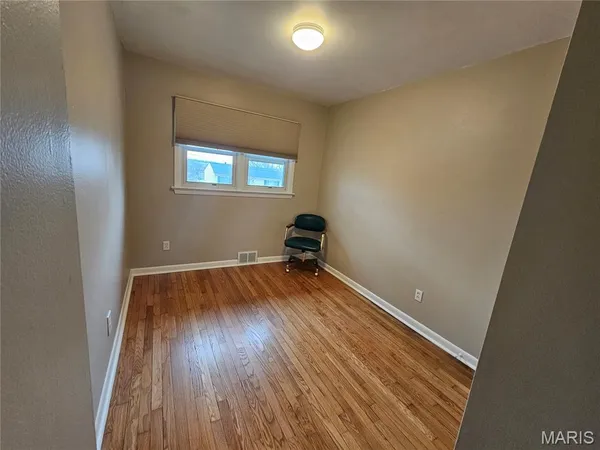 $1,950 | 206 Lake Avenue, Maryland Heights, MO 63043