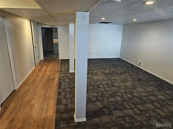 $1,950 | 206 Lake Avenue, Maryland Heights, MO 63043