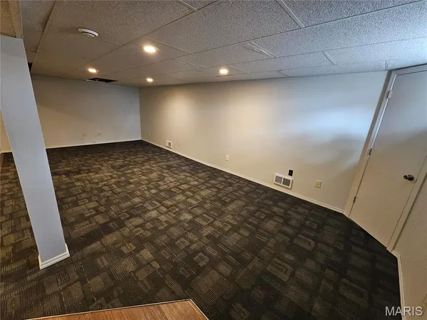 $1,950 | 206 Lake Avenue, Maryland Heights, MO 63043