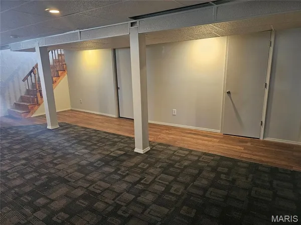 $1,950 | 206 Lake Avenue, Maryland Heights, MO 63043