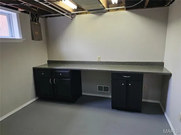 $1,950 | 206 Lake Avenue, Maryland Heights, MO 63043