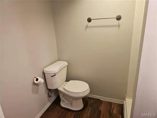 $1,950 | 206 Lake Avenue, Maryland Heights, MO 63043