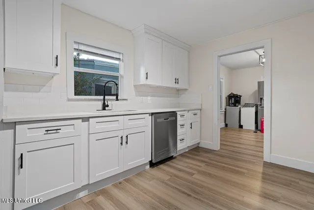 $1,595 | 222 Benachi Avenue, Biloxi, MS 39530