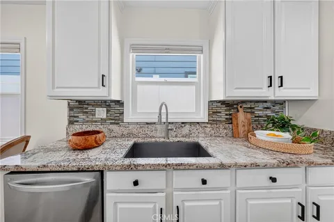 $1,750,000 | 129 14th Street, Seal Beach, CA 90740