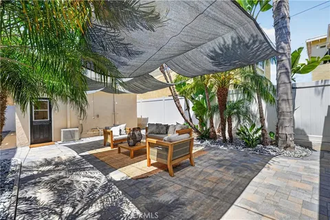 $1,750,000 | 129 14th Street, Seal Beach, CA 90740