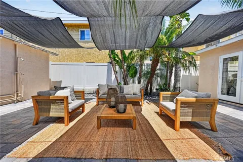 $1,750,000 | 129 14th Street, Seal Beach, CA 90740