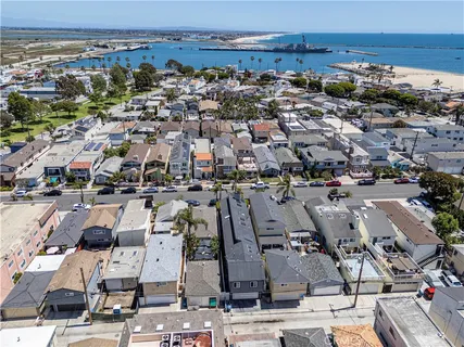 $1,750,000 | 129 14th Street, Seal Beach, CA 90740