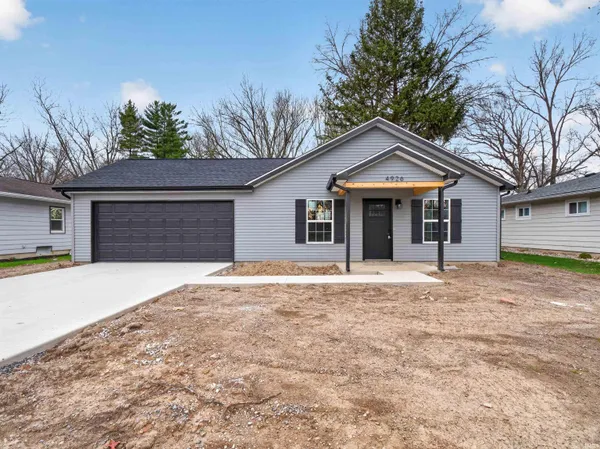 $229,900 | 4926 Plaza Drive, Fort Wayne, IN 46806