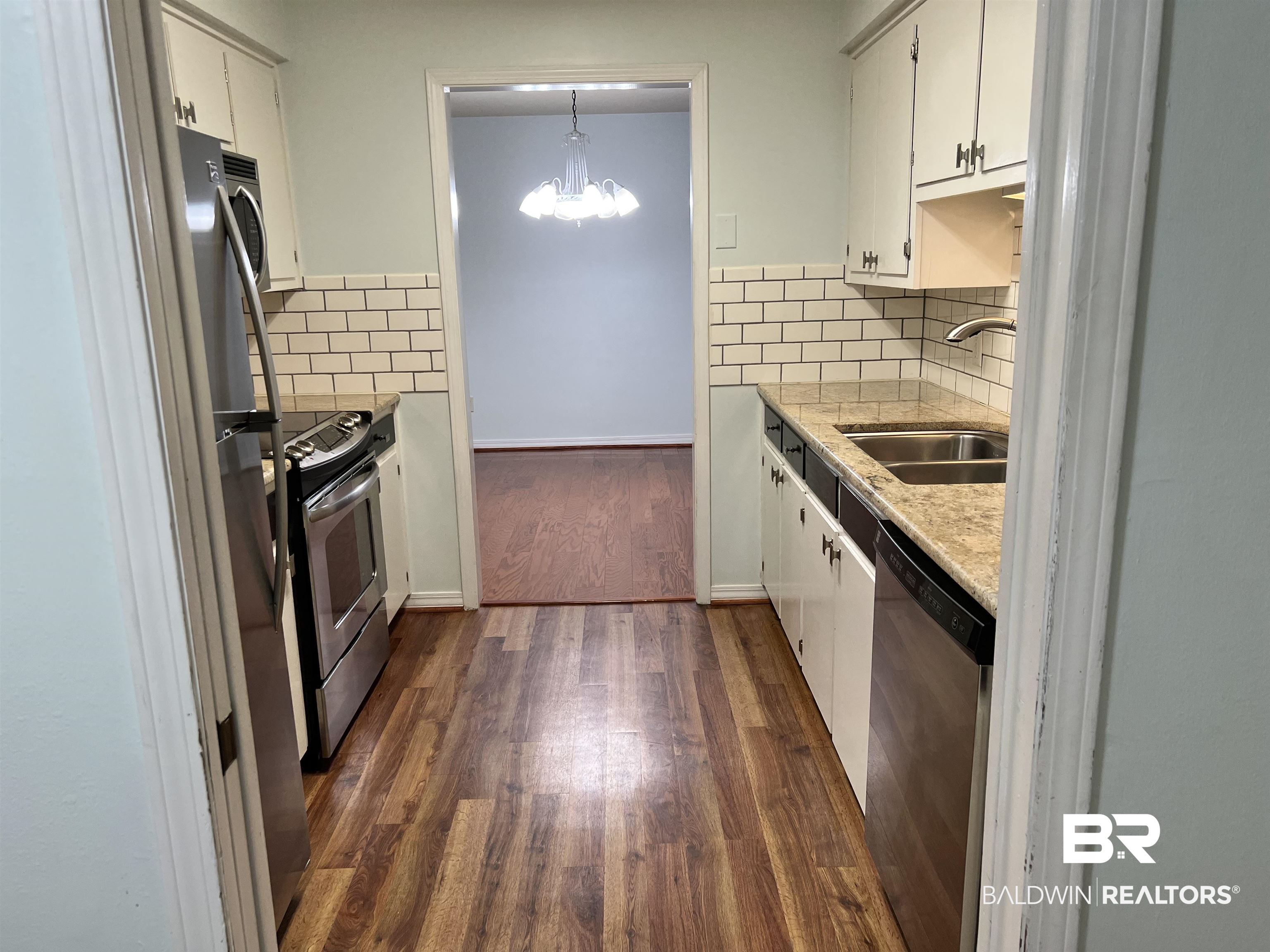 6537 Cedar Bend Court, Unit B Mobile, AL 36608 - Photo 6 of 32