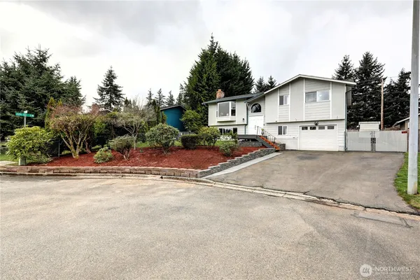 $899,950 | 22426 3rd Place West, Bothell, WA 98021