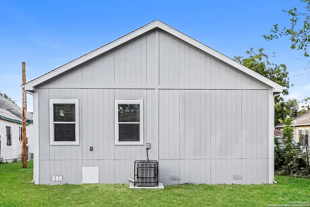 $1,820 | 839 Perez Street, San Antonio, TX 78207