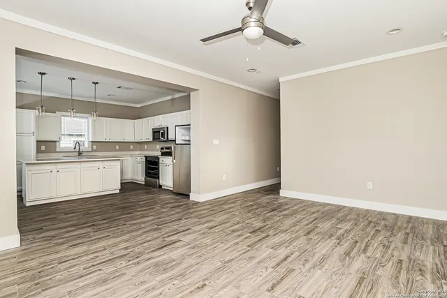 $1,820 | 839 Perez Street, San Antonio, TX 78207